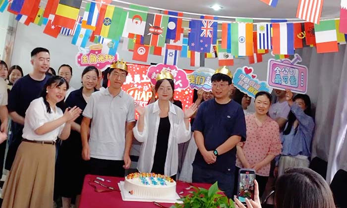 八(ba)月員工生日會：凝聚糰隊力量，共築破碎設備新輝煌
